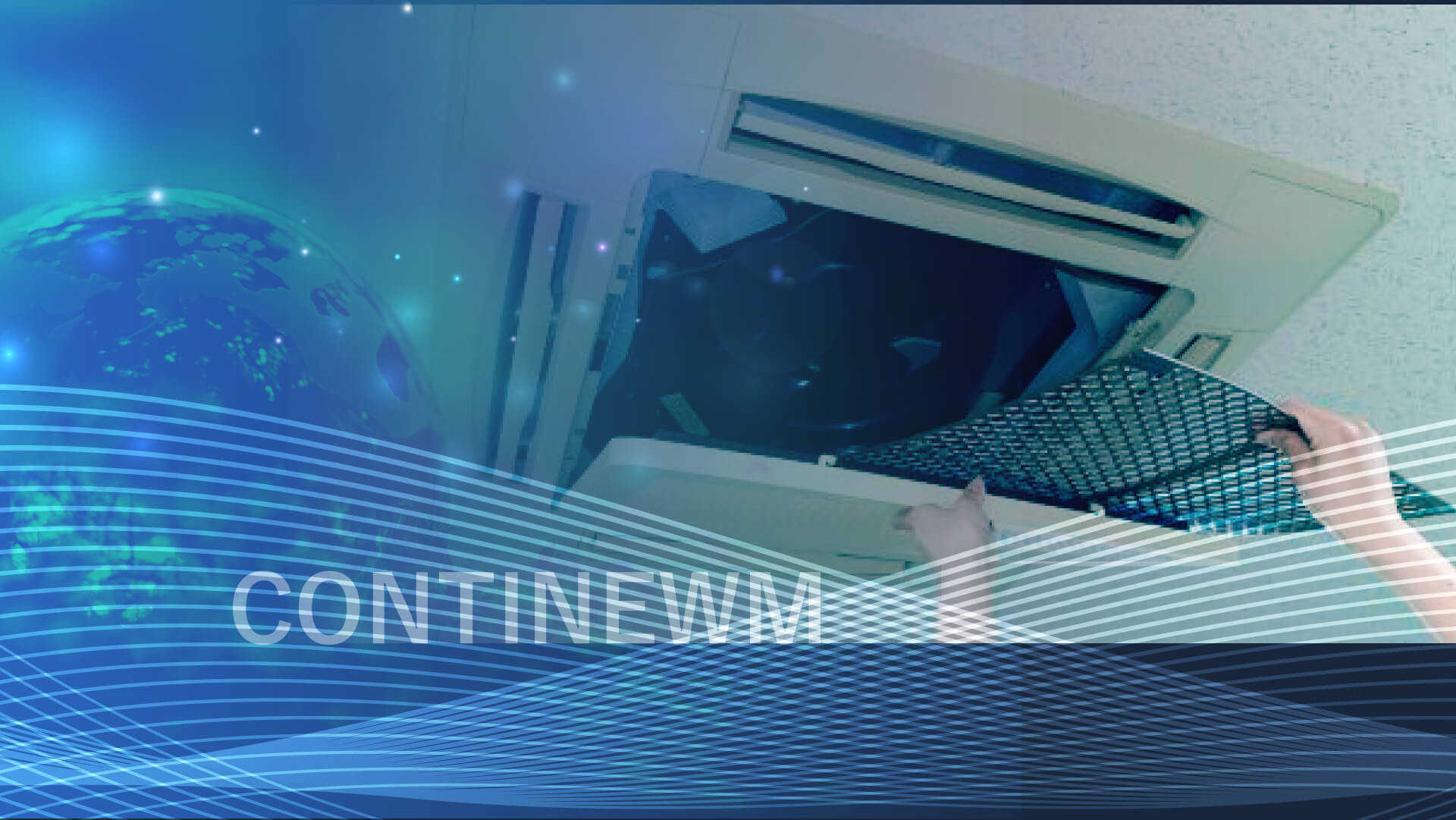 エアコンの室内機にCONTINEWMを取り付ける写真